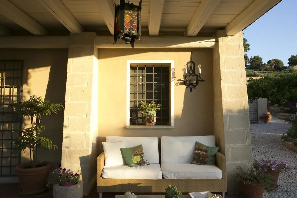 Bed and Breakfast Baglio Sant'Andrea Valderice 3*,